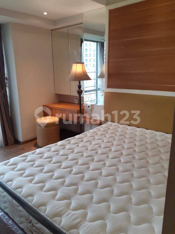 Modern 2-Bedroom Furnished Apartment with City View