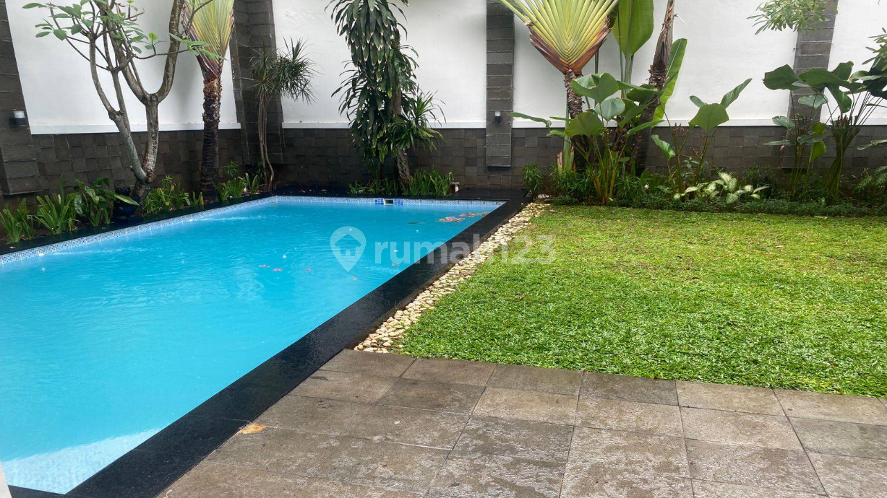 Luxurious 5-Bedroom House with Pool in Kemang