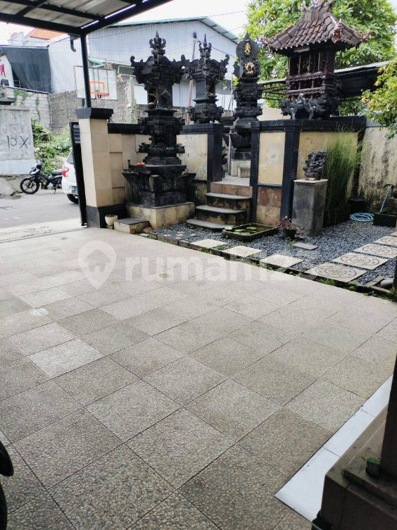 Spacious House with Garden near Kerobokan Beach
