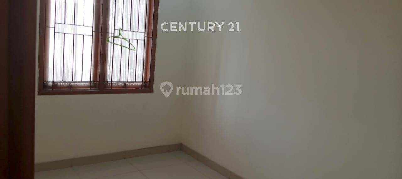 Modern 4-Bedroom House in Bandung
