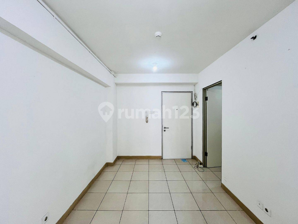 Modern Apartment in Green Bay Pluit Complex