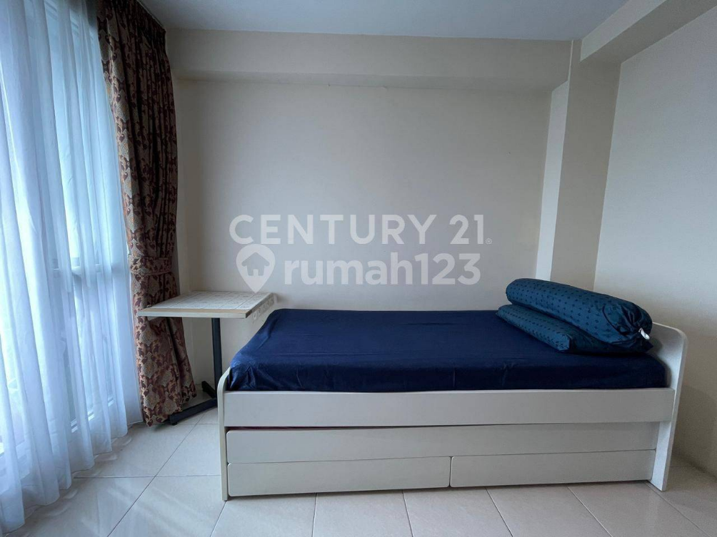 Furnished Studio Apartment with Horse Racing View