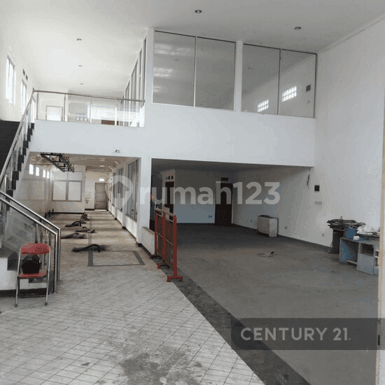 Large 680m² Commercial Space in Soreang Banjaran