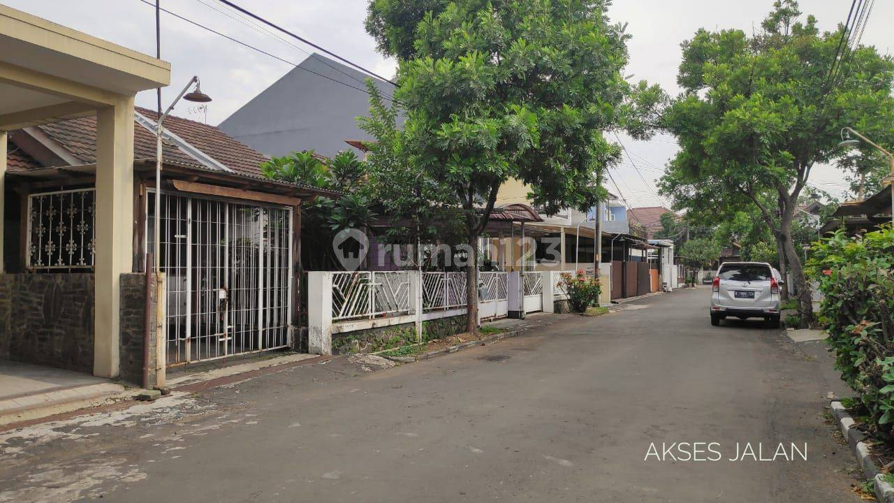 Strategically Located Twin House Near City Center