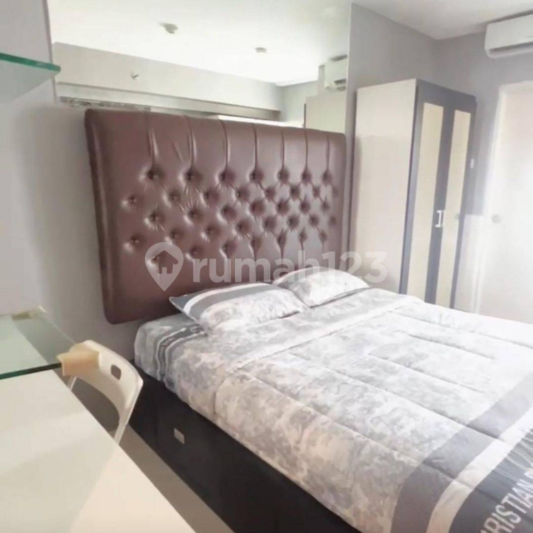 Modern Furnished 1-Bedroom Apartment in Pakuwon City
