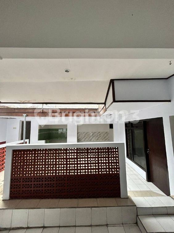 Renovated House Near Hospital with Multiple Bedrooms