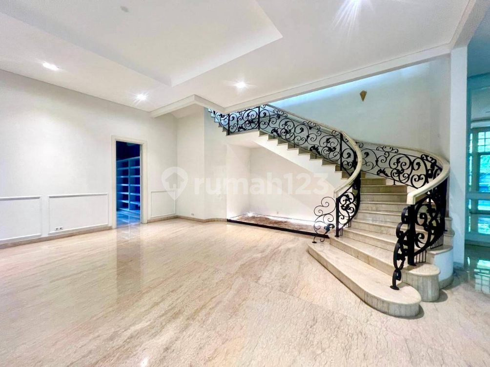 Luxury Villa with Pool in Kemang