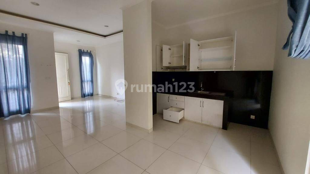 Spacious 2-Story House in Alam Sutera