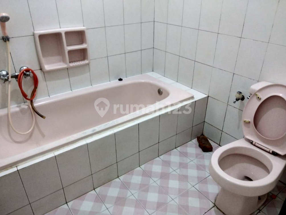 Spacious 3-Bedroom House Near Sunter Mall