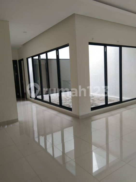 Modern 4-Bedroom House in Gading Serpong Complex