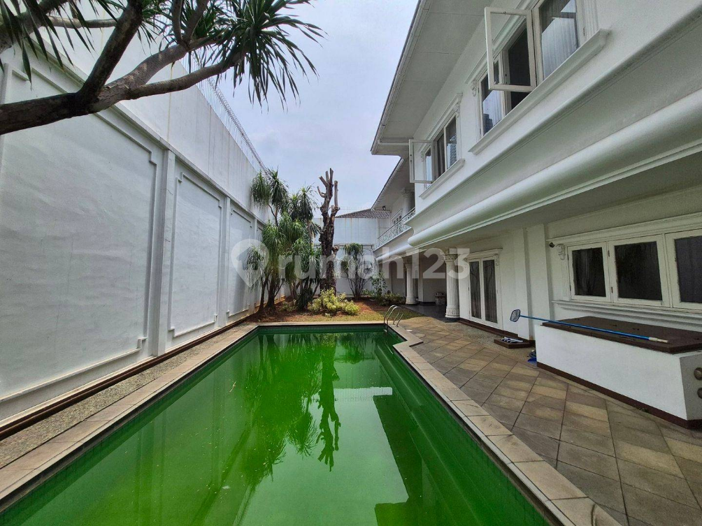 Luxury Villa with Pool in Kebayoran Baru