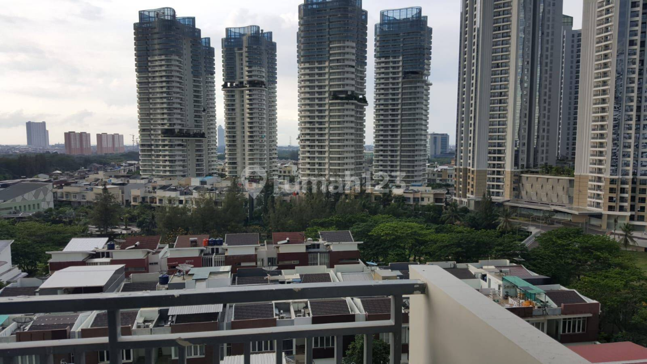 Unfurnished Studio Apartment with Golf View