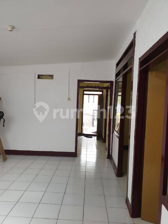 Spacious 3-Bedroom House Near UPI with Carport