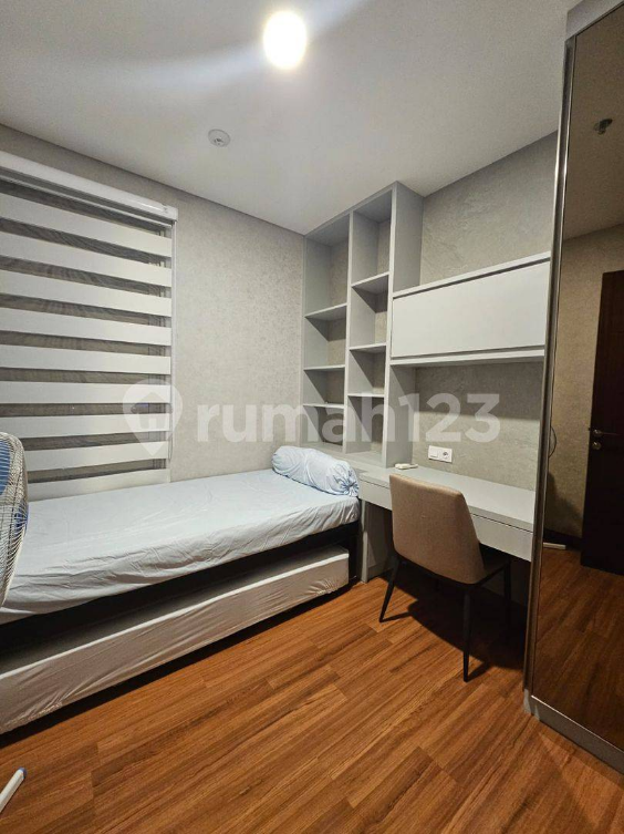 Furnished 2-Bed Apartment with City View