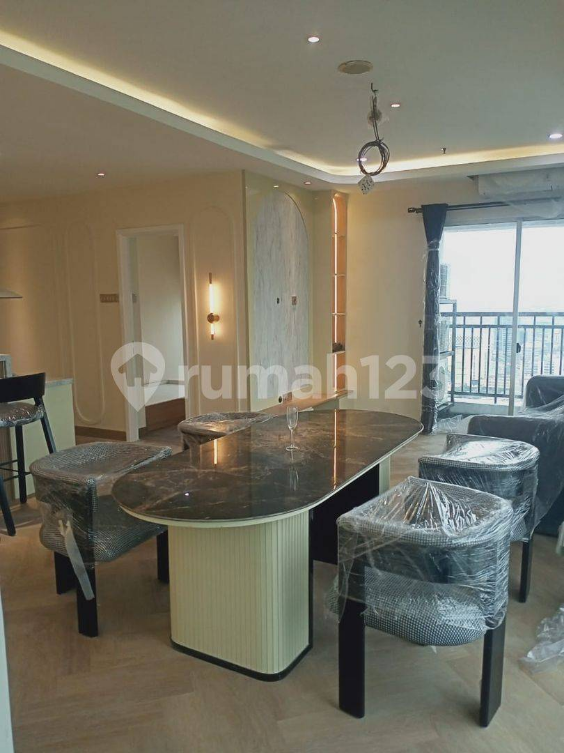 Renovated High-Floor Apartment with Private Lift