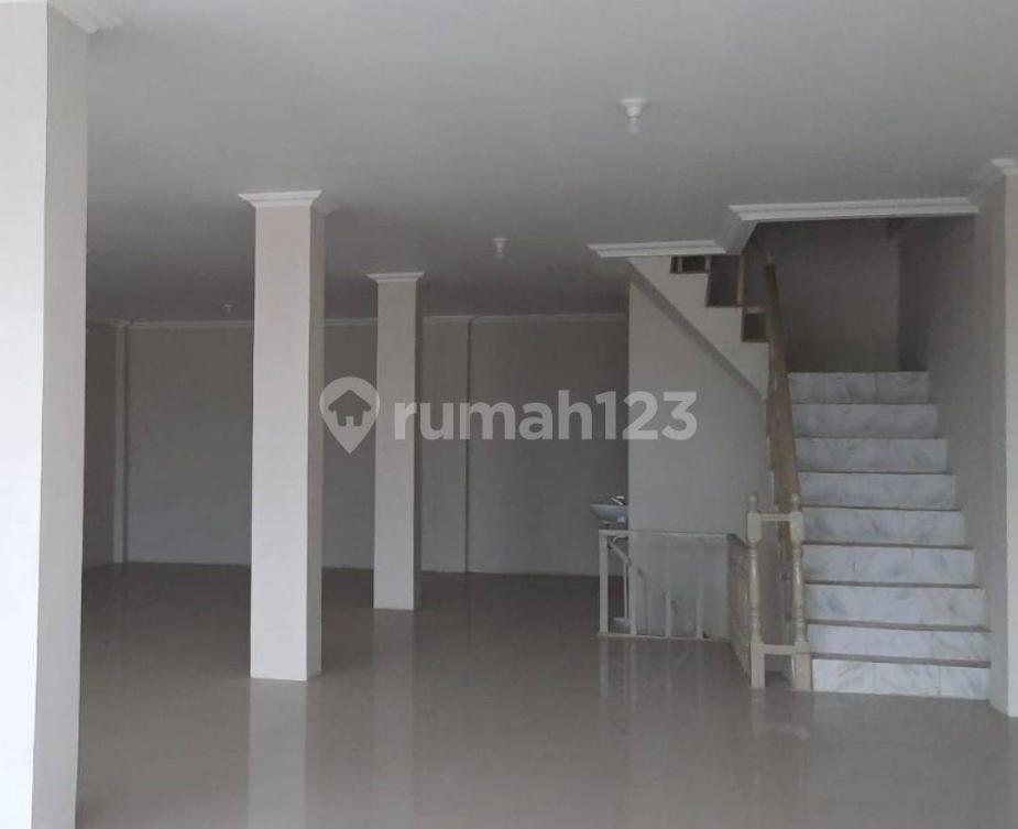 Spacious 3.5-Floor Commercial Building with Parking