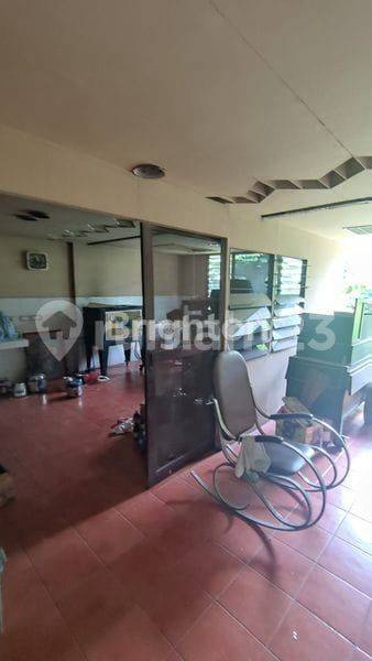 Commercial Property on Main Manyar Kertoarjo Road