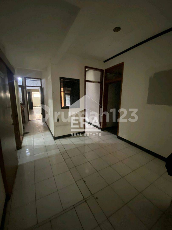 Spacious 5-Bedroom House in Dago Bandung