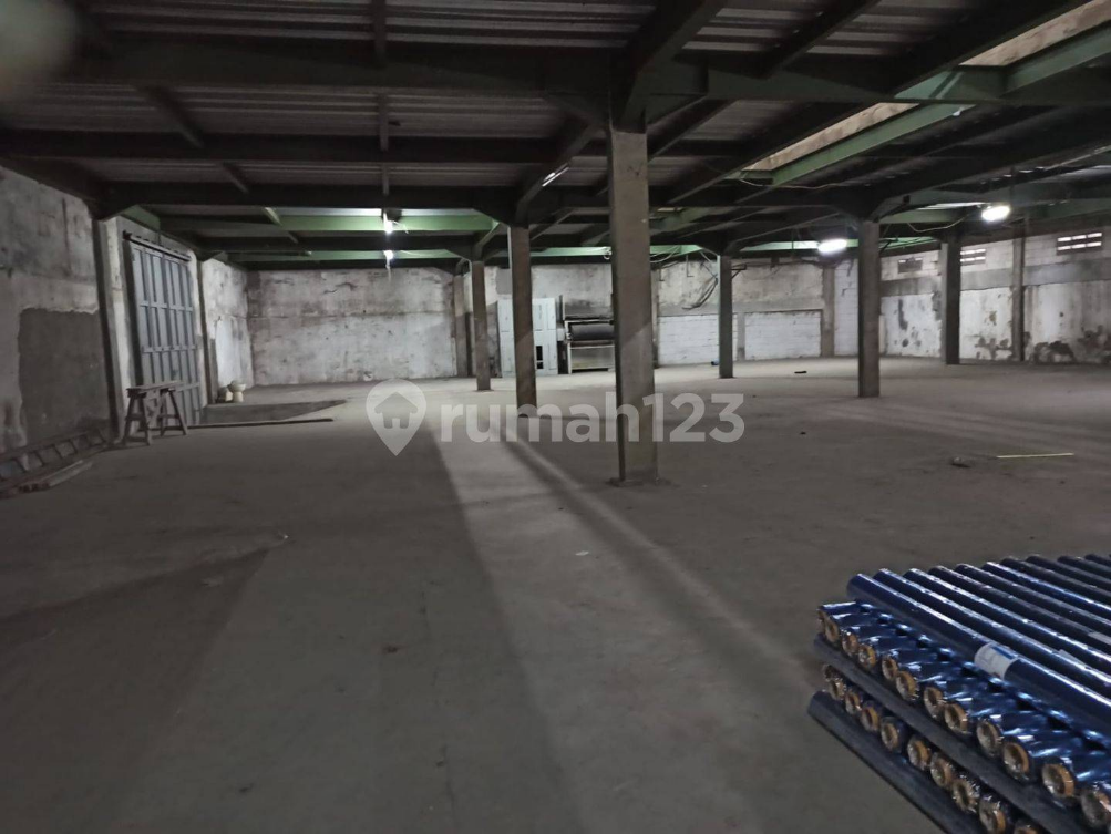 Large Industrial Warehouse Space with Private Power