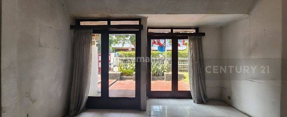 Modern Apartment Near Senayan with Garden Access