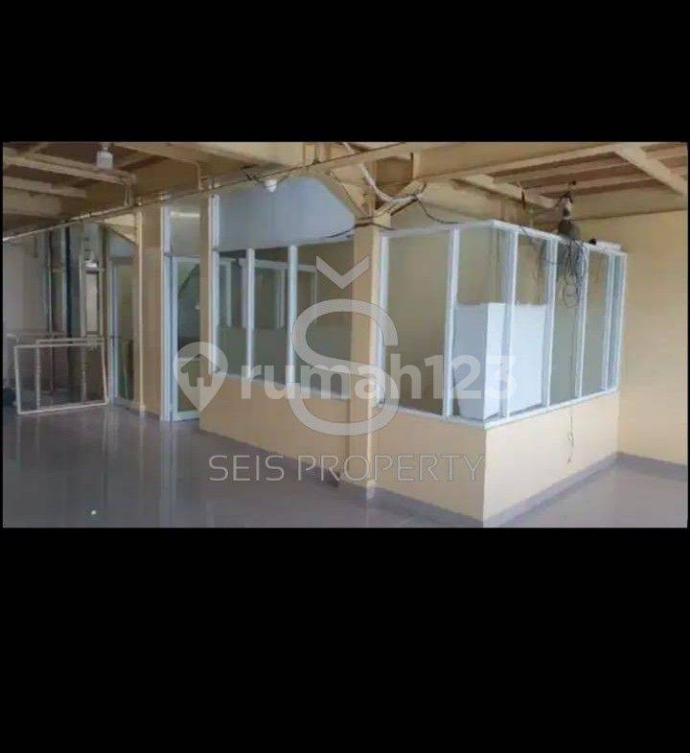 Newly Renovated 3-Story Commercial Building with Lift
