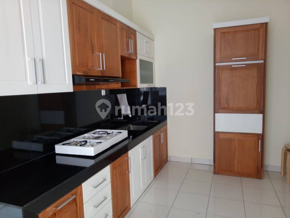 1-Story House Near GS Supermarket, Legenda Wisata