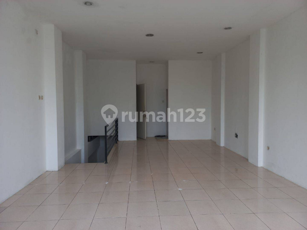 3-Story Commercial Ruko on Busy Kemang Raya