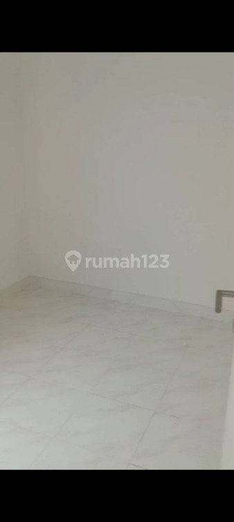 Modern 3-Bedroom House in Karawaci with Carport