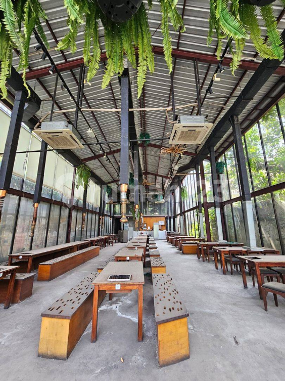 Spacious Commercial Space for Restaurant in Pregolan
