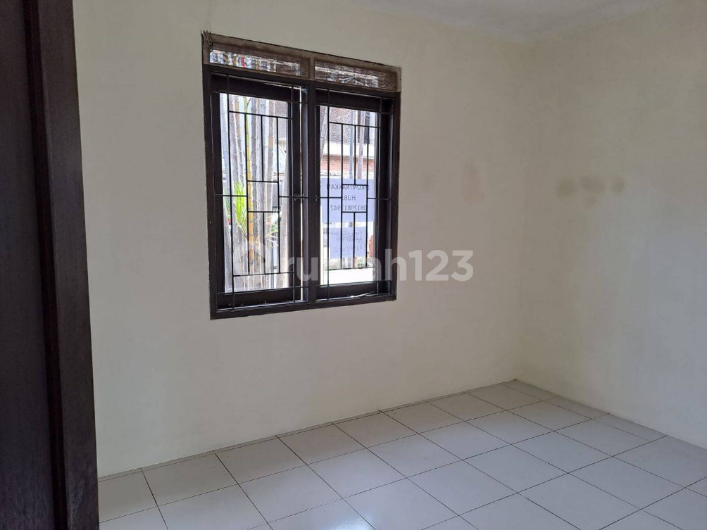 Spacious 3-Bedroom House with Garden in Cijagra