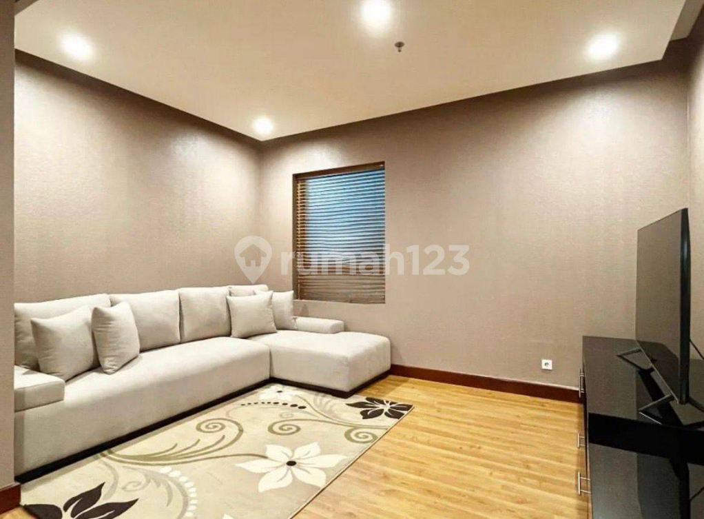 Luxurious 3-Bedroom Apartment at Pakubuwono Residence