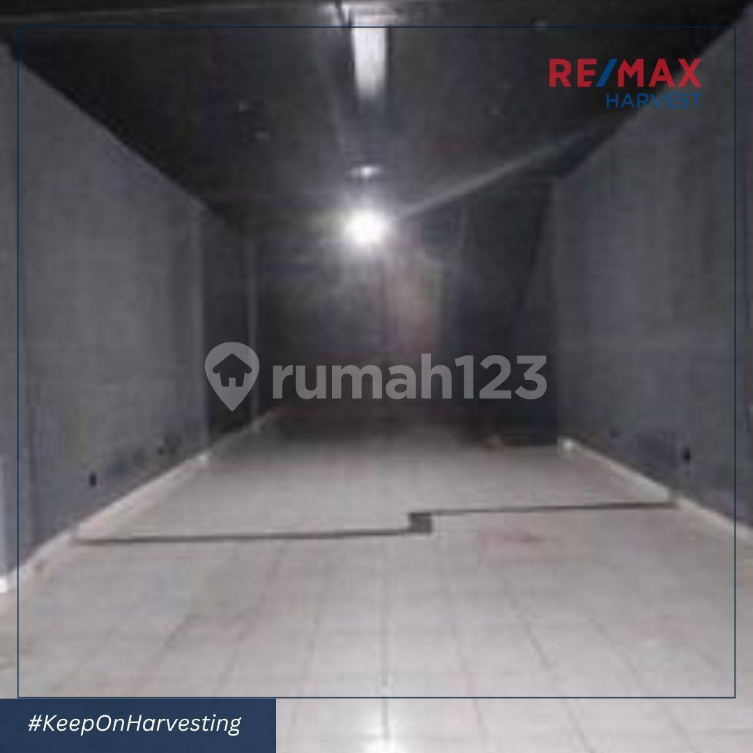 Spacious 4-Floor Commercial Building in Strategic Location