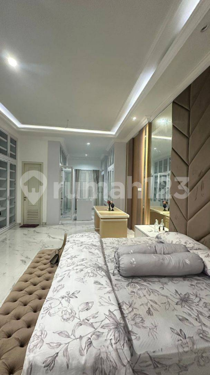 Modern Two-Story House with Garden in BSB City