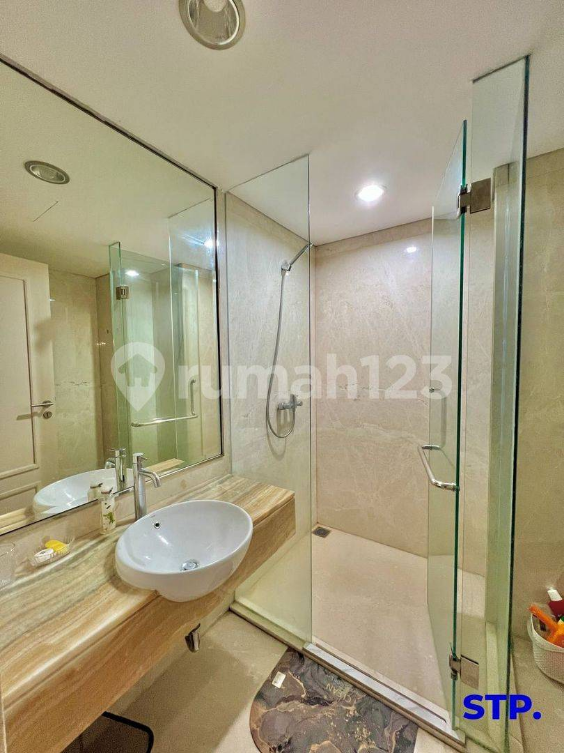 Luxurious 3BR Apartment at The Peak with Views