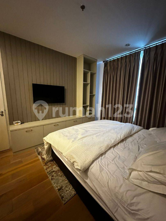 Modern 2-Bedroom Apartment with Designer Interior