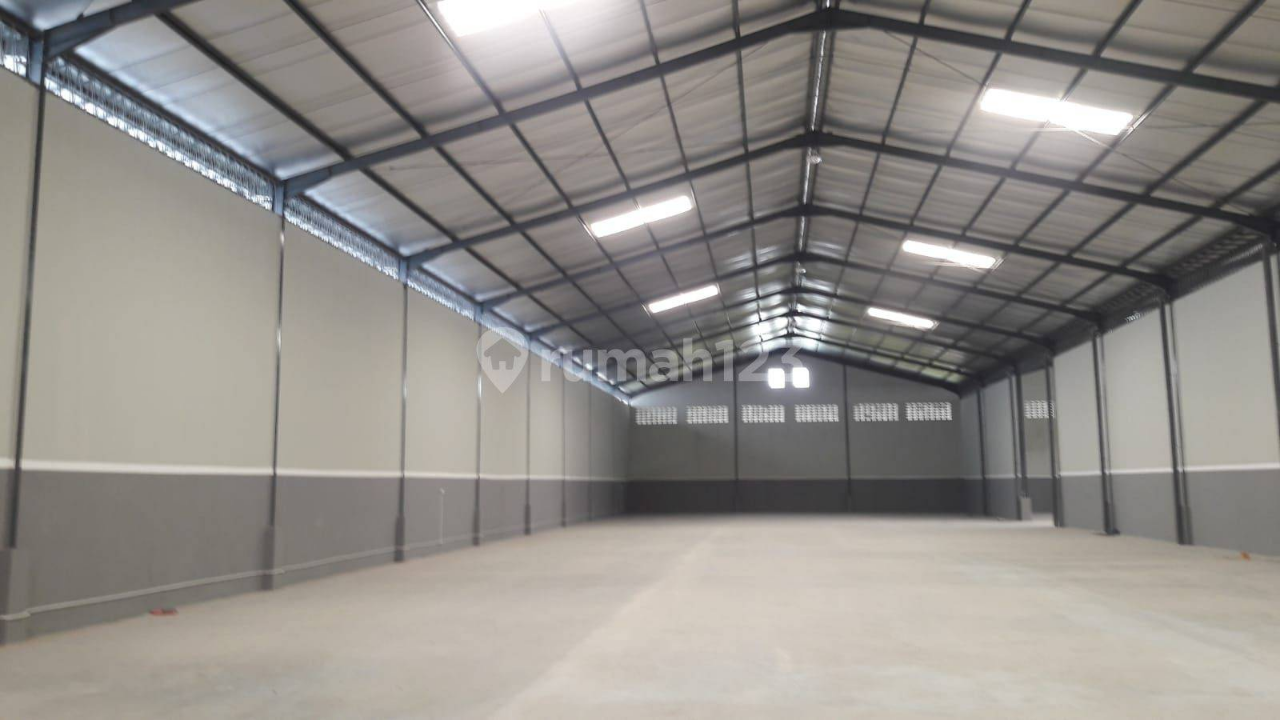 New Industrial Warehouse in Strategic Location