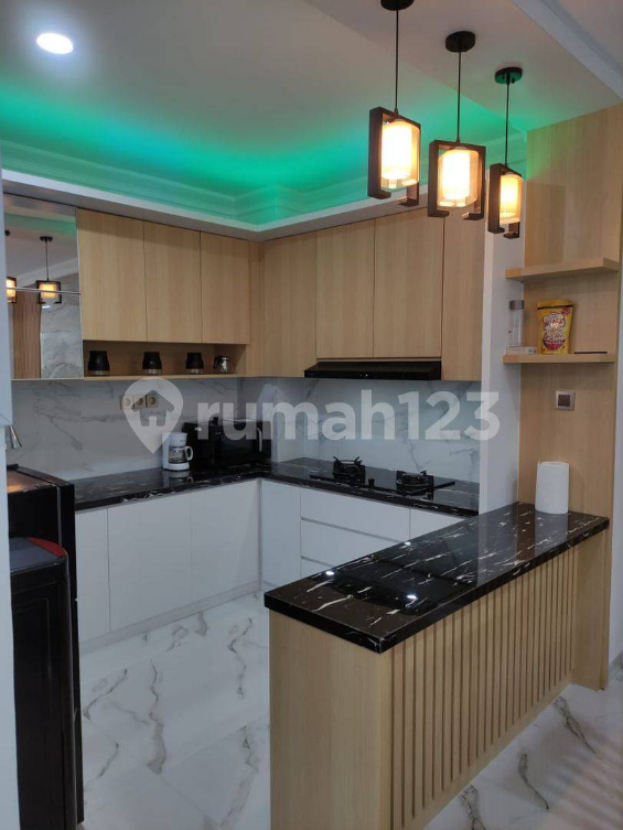 Modern House Near Schools and Shopping Centers