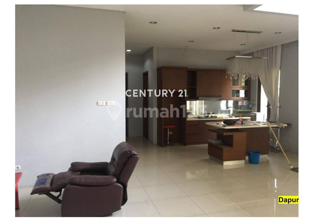 Spacious Two-Story House with Modern Amenities