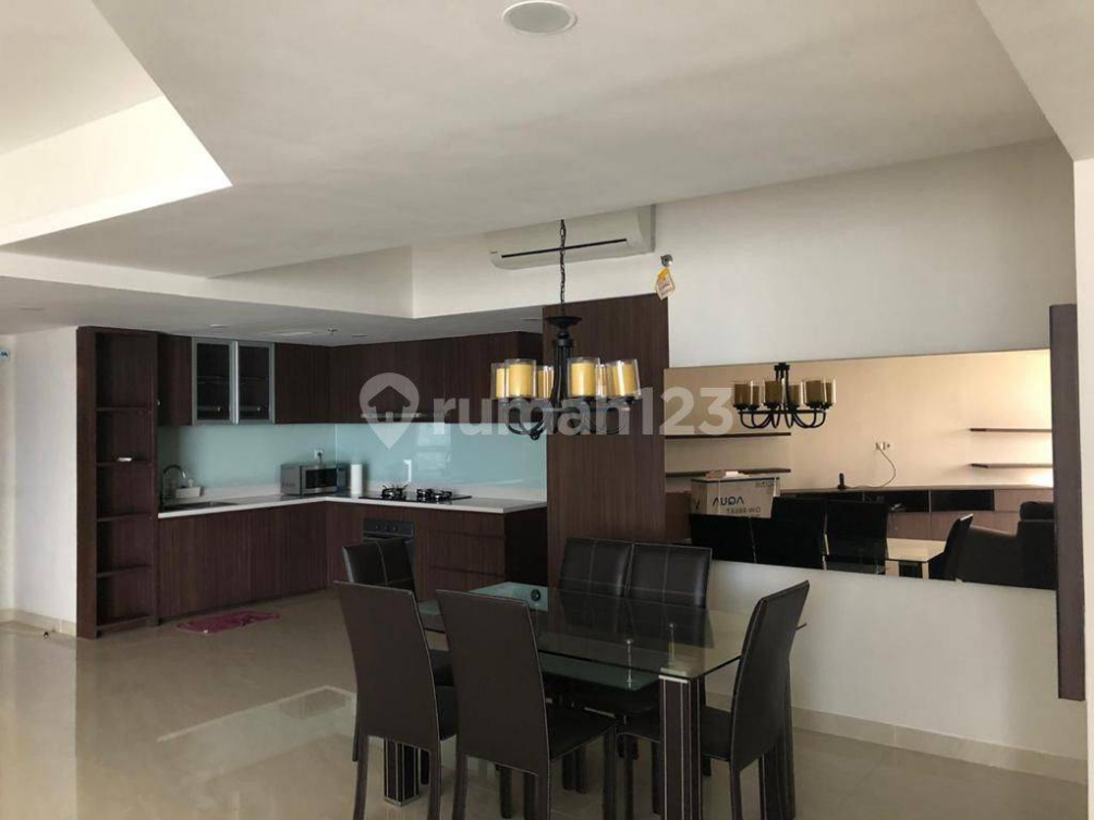 Modern Apartment Near CBD with Mall Access
