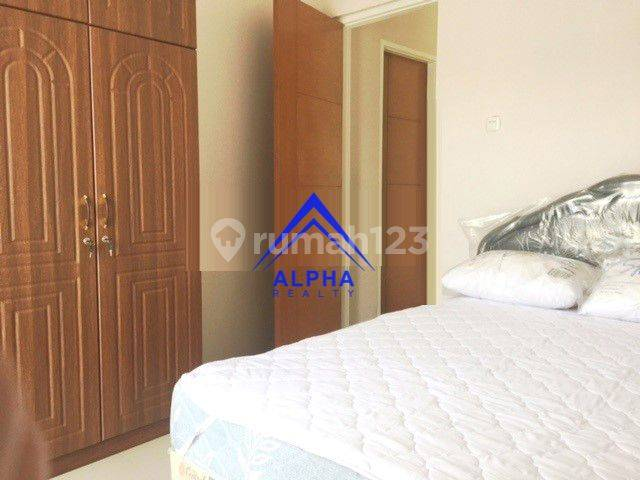 Spacious 4-Bedroom House with Garden and Carport