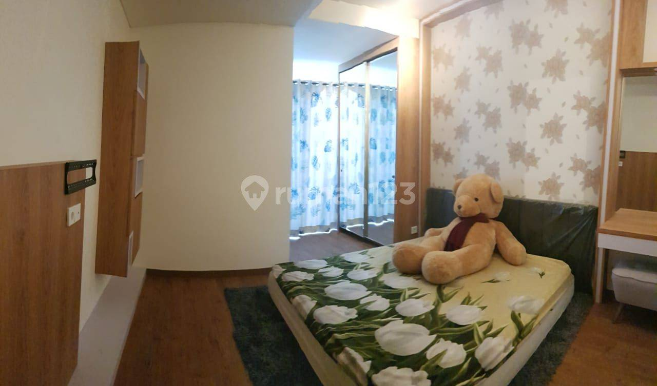 Modern Greenbay Apartment Near Baywalk Mall