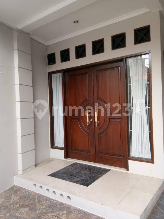 Furnished 4-Bedroom Minimalist House in Tebet