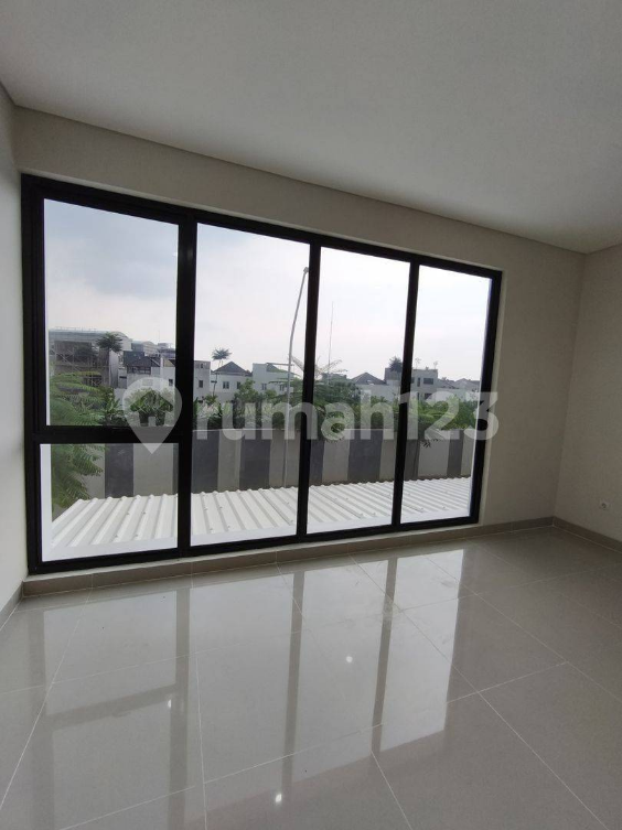 Modern 4-Bedroom Townhouse with Spacious Layout
