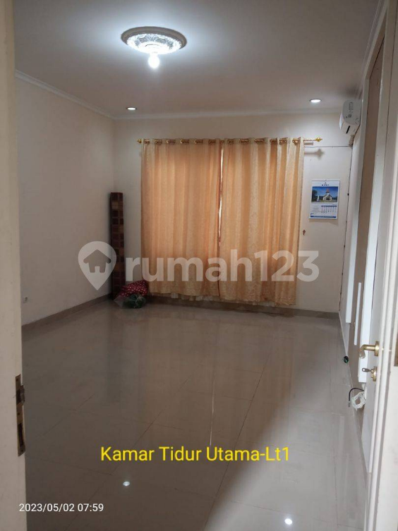 Luxurious 3-Bedroom House with Garden and Parking