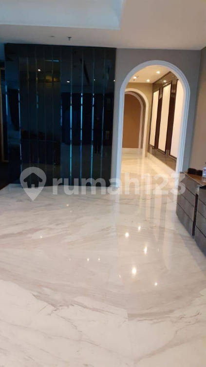 Luxurious Designer Apartment with Modern Amenities