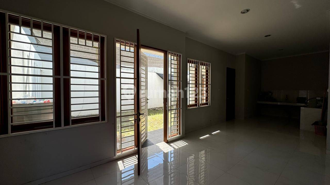 Spacious Two-Story House with Modern Design Buah Batu