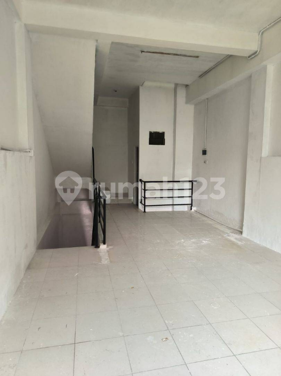 Strategic 3-Floor Commercial Building with Basement in Gandaria