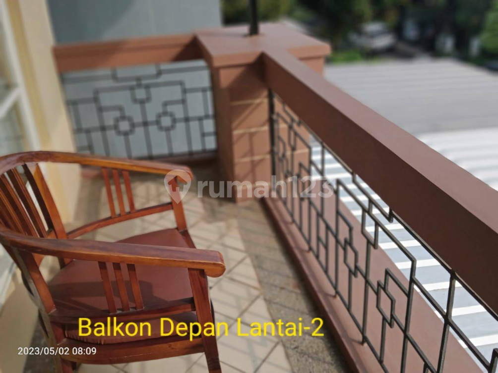 Luxurious 3-Bedroom House with Garden and Parking
