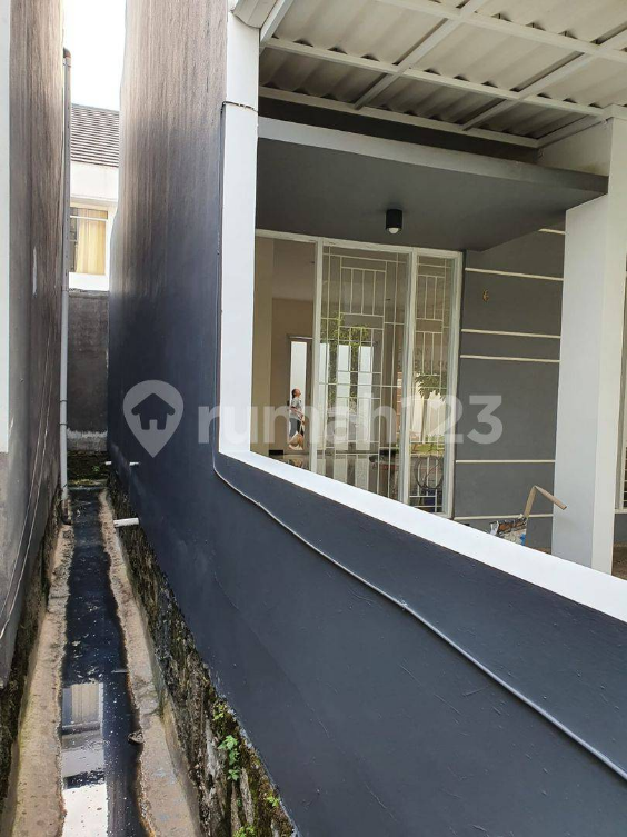 Spacious 3-Bedroom Townhouse with Canopy Parking