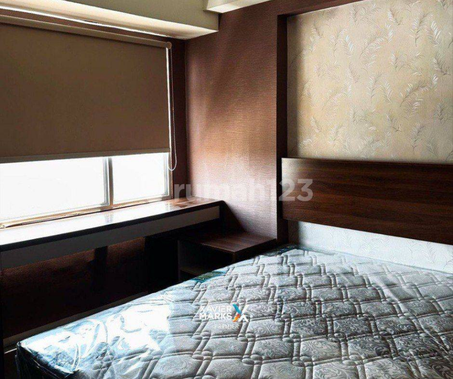 Furnished 2-Bed Apartment with Pool View